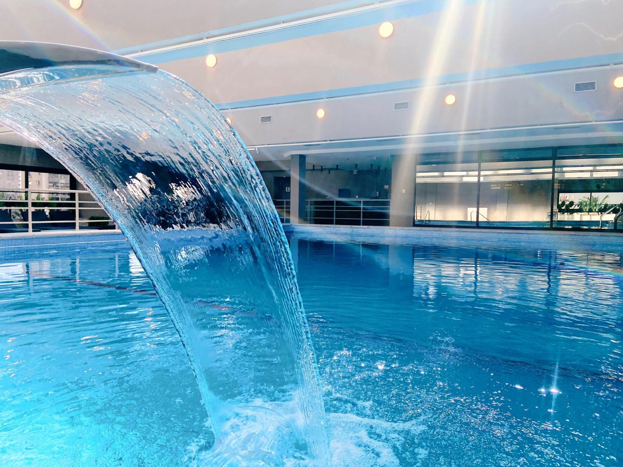 Libertador Hotel بوينس آيرس المظهر الخارجي الصورة Indoor pool